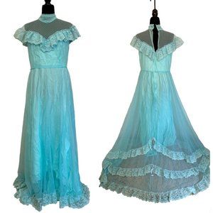 Stunning Vintage Robins Egg Ruffled Lace dress